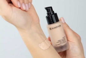 Чим бронзуючий флюїд відрізняється від тонального крему, BB-крему та автозасмаги - і кому він підходить